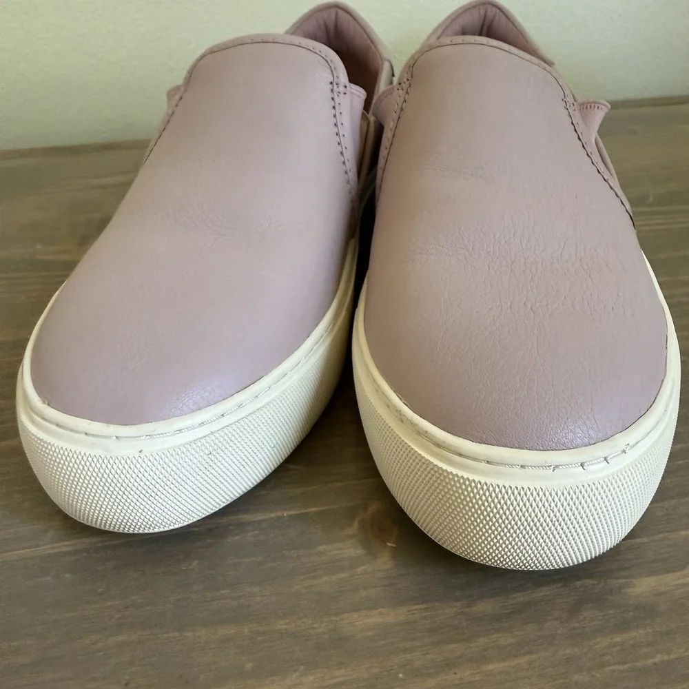 Slip-On Casual Sneakers in Dusty Lilac